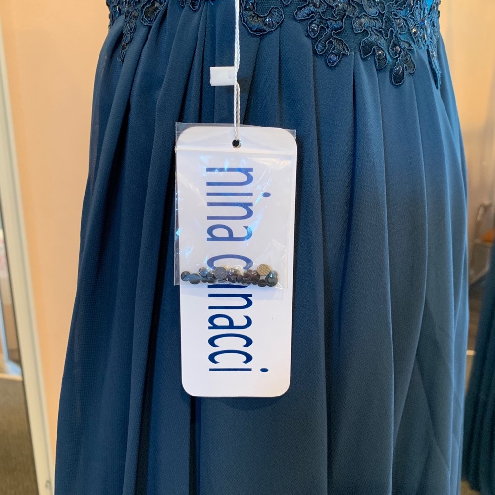 Nina Canacci Prom Gown or Special Occassio… - Picture 6 of 7